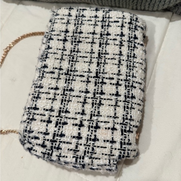 H&M Monochrome Tweed Crossbody Bag with Gold Chain - Picture 5 of 7